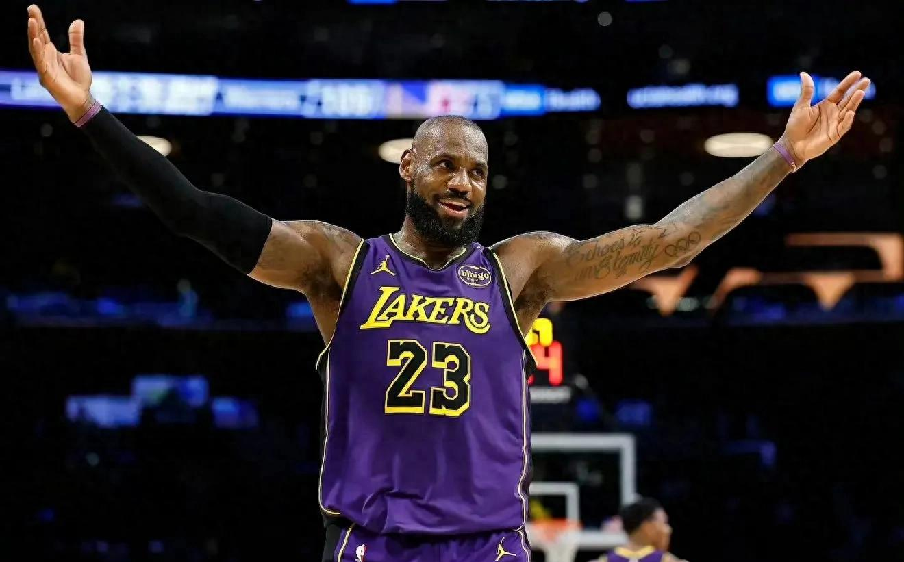 ng南宫詹姆斯迎来七赛季出色发挥，尤文图斯观众热烈欢呼！观众掌声雷动的简单介绍